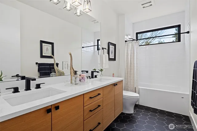 $3,895,000 | 4605 108th Avenue Northeast, Kirkland, WA 98033