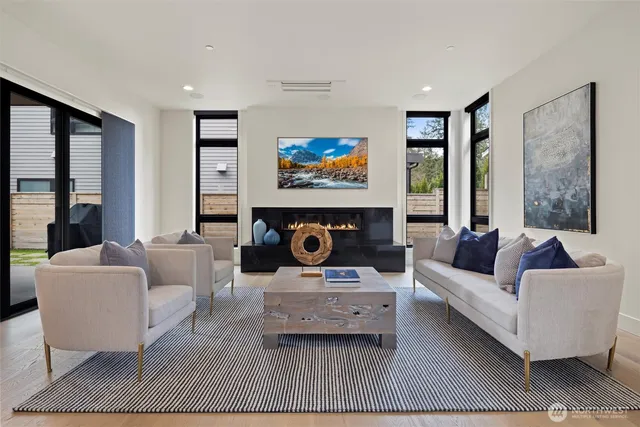 $3,895,000 | 4605 108th Avenue Northeast, Kirkland, WA 98033