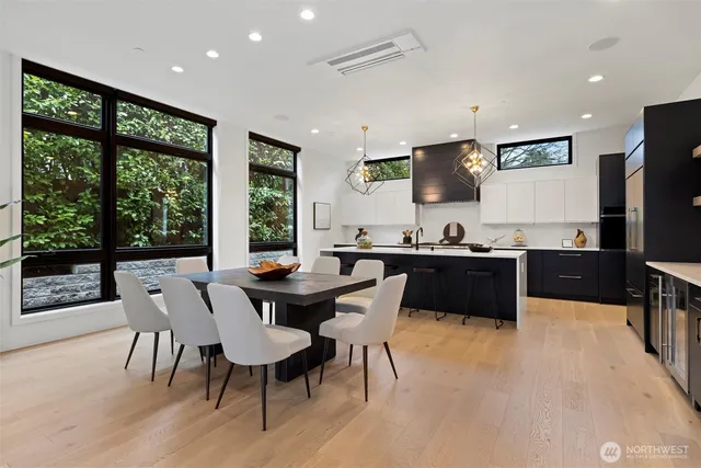 $3,895,000 | 4605 108th Avenue Northeast, Kirkland, WA 98033