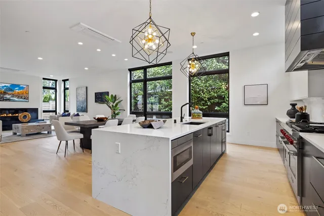 $3,895,000 | 4605 108th Avenue Northeast, Kirkland, WA 98033