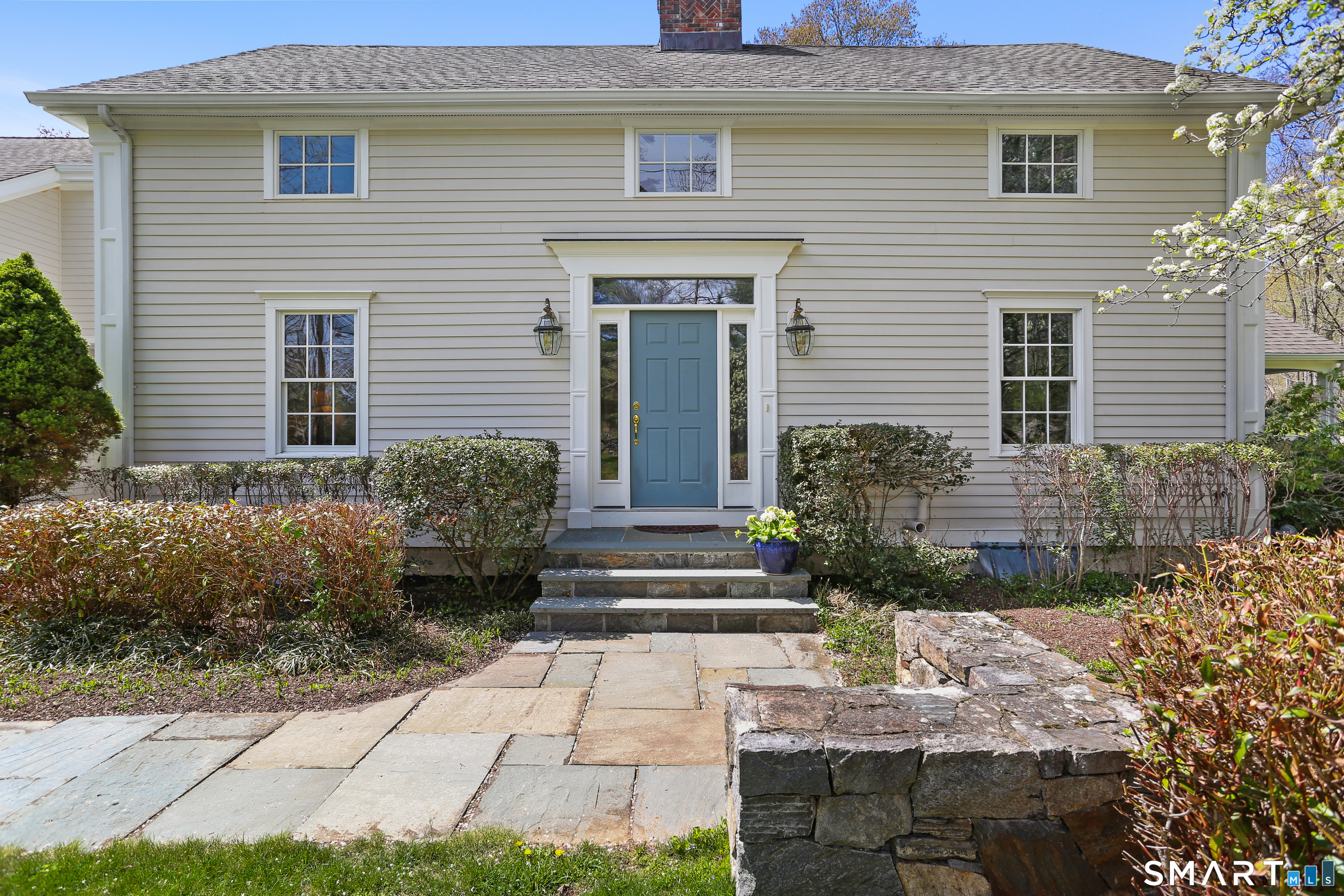 4041 Redding Road Fairfield, CT 06824 - Photo 5 of 33