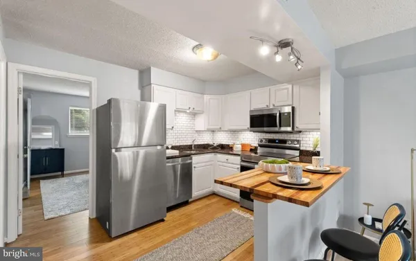$2,300 | 122 North Bedford Street, Unit A, Arlington, VA 22201