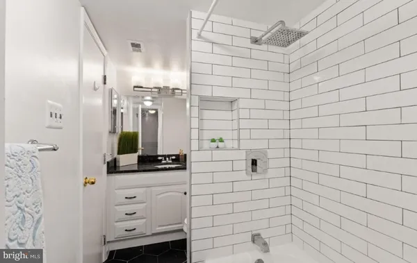 $2,300 | 122 North Bedford Street, Unit A, Arlington, VA 22201