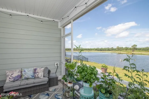 $724,000 | 402 Taylorwood Drive, Beaufort, NC 28516