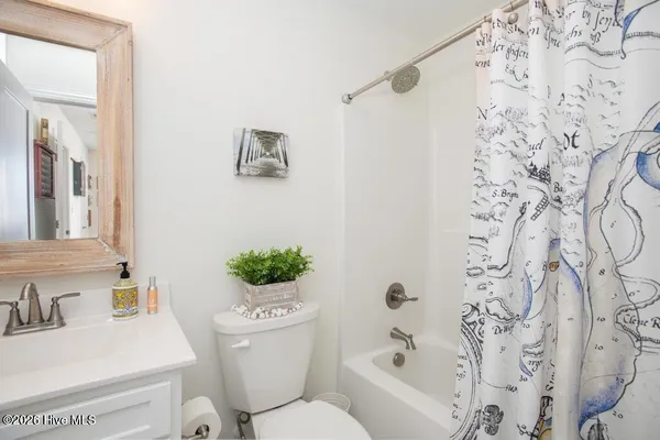 $724,000 | 402 Taylorwood Drive, Beaufort, NC 28516