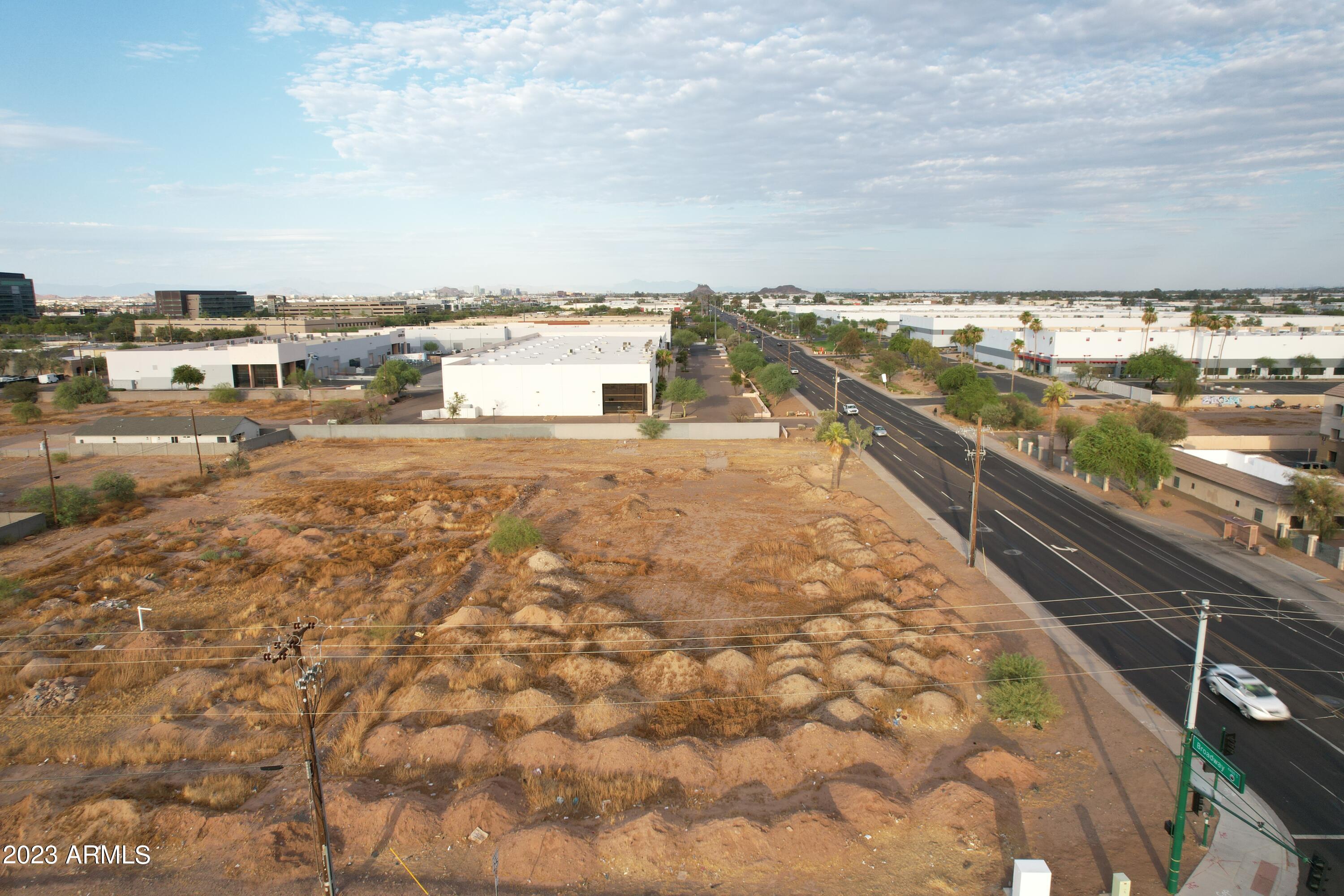 2804 East Broadway Road Phoenix, AZ 85040 - Photo 12 of 17 a view of city and ocean