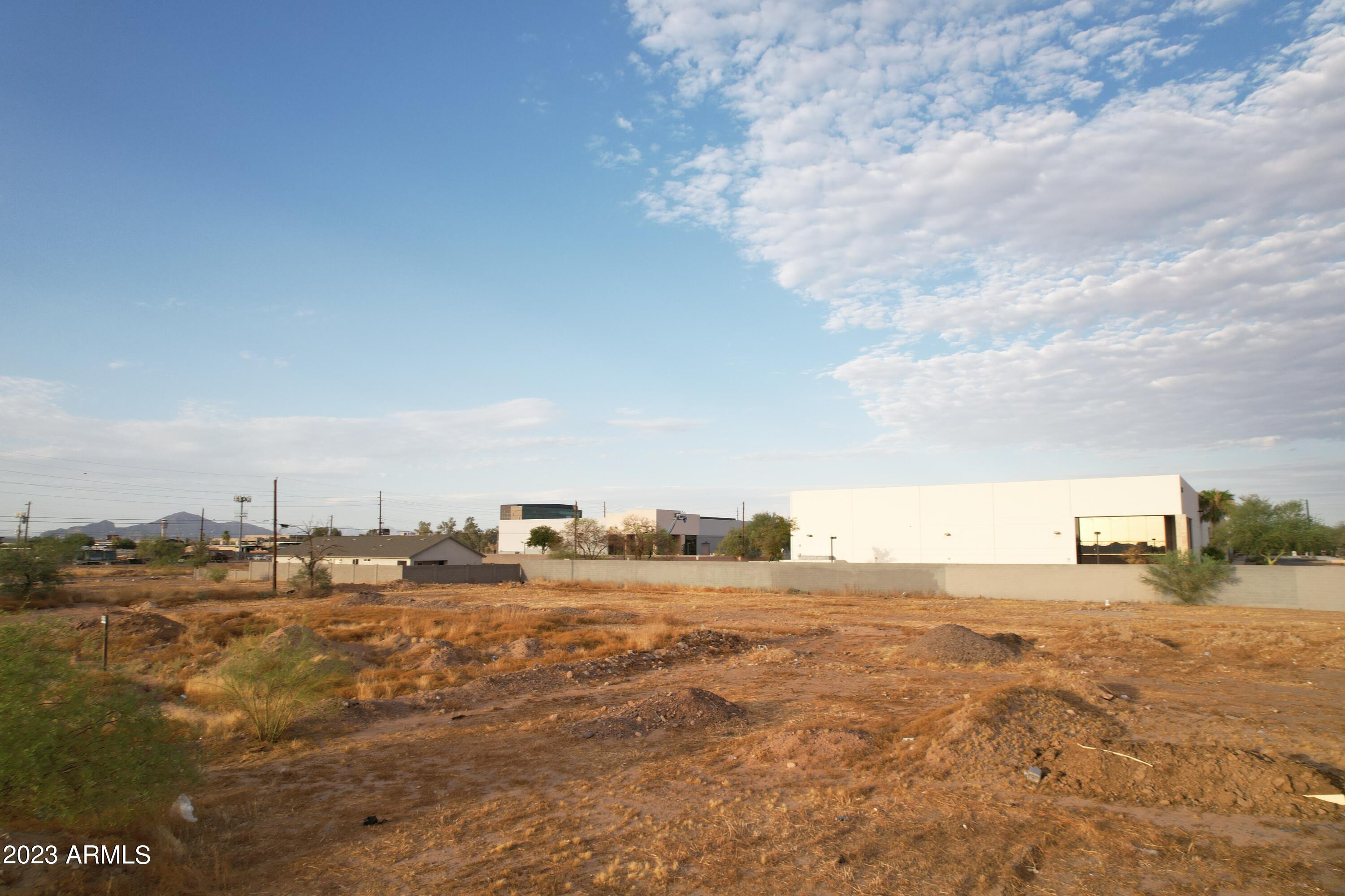 2804 East Broadway Road Phoenix, AZ 85040 - Photo 15 of 17 a view of an ocean