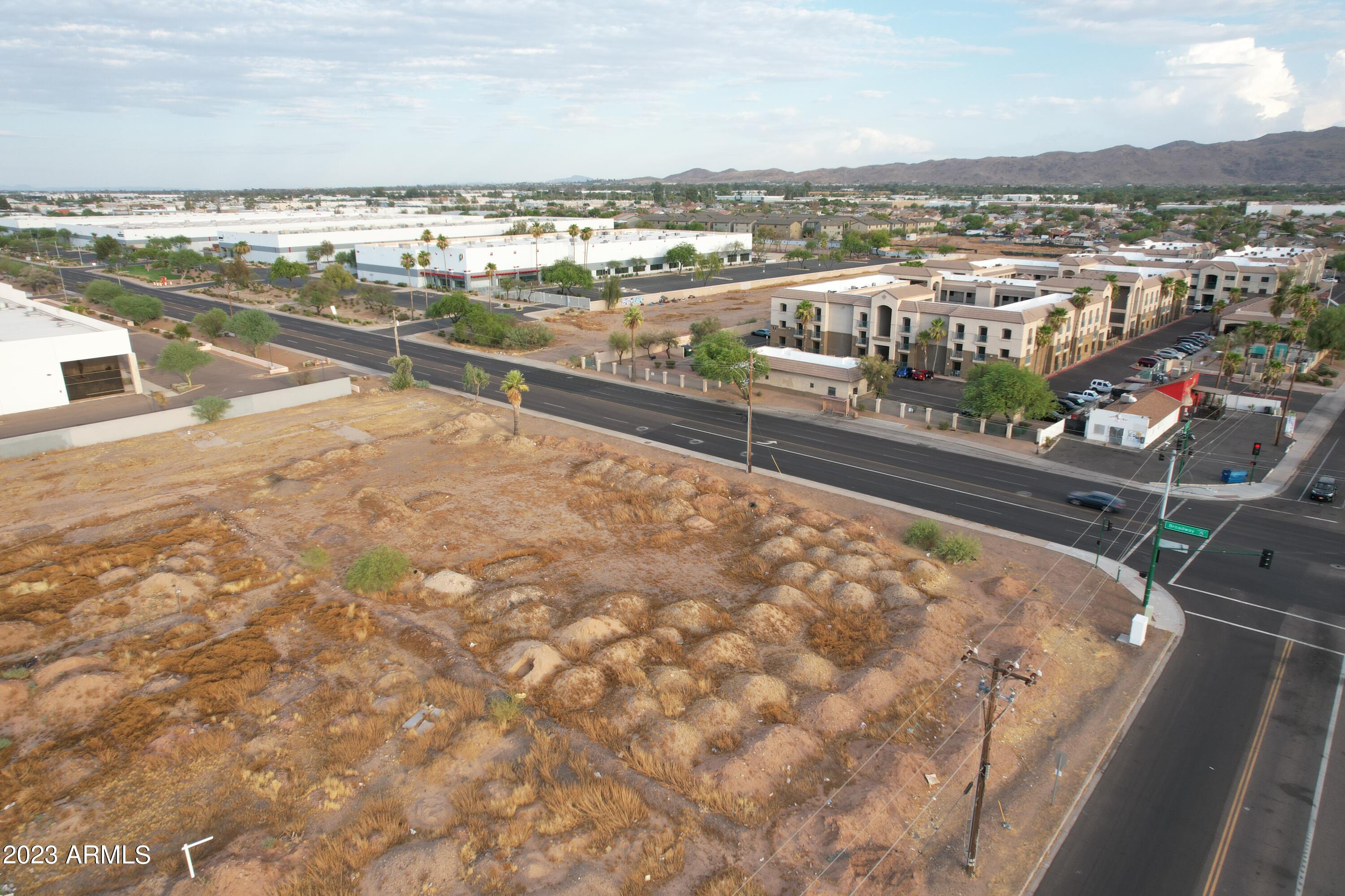2804 East Broadway Road Phoenix, AZ 85040 - Photo 7 of 17 a view of a city
