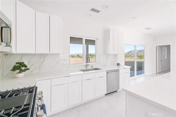 $535,000 | 15192 Barbara Lane, Apple Valley, CA 92307