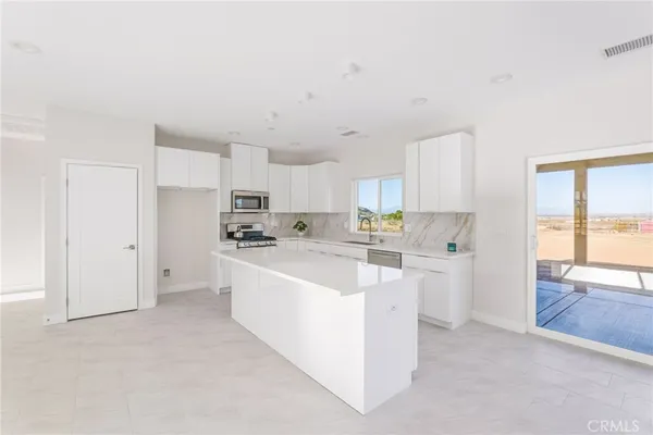 $535,000 | 15192 Barbara Lane, Apple Valley, CA 92307