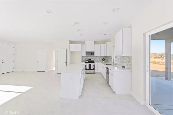 $535,000 | 15192 Barbara Lane, Apple Valley, CA 92307