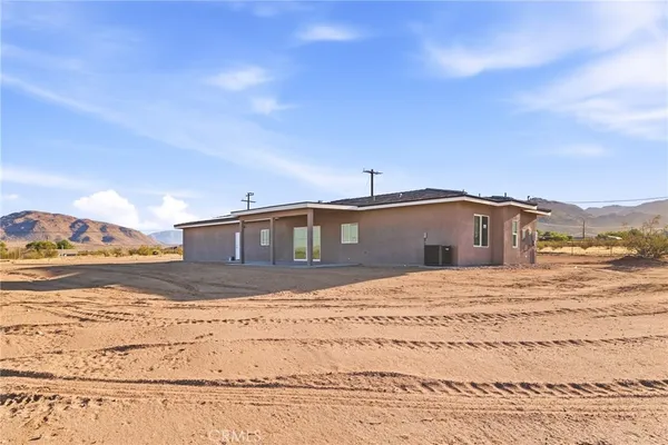 $535,000 | 15192 Barbara Lane, Apple Valley, CA 92307