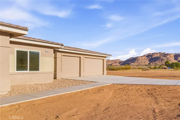 $535,000 | 15192 Barbara Lane, Apple Valley, CA 92307