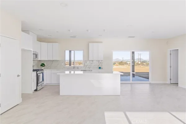 $535,000 | 15192 Barbara Lane, Apple Valley, CA 92307