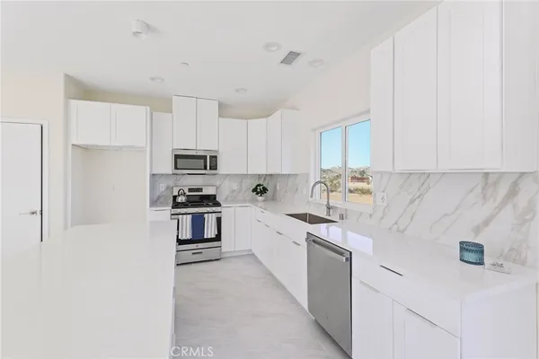 $535,000 | 15192 Barbara Lane, Apple Valley, CA 92307