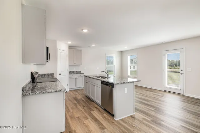 $349,950 | 18 West Emily Gardens Drive, Selma, NC 27576