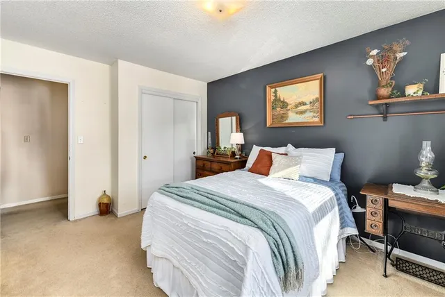 $345,000 | 2020 East Cherokee Place, Olathe, KS 66062