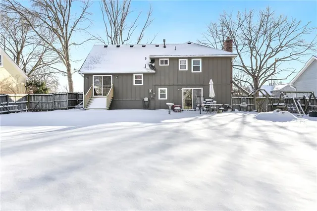 $345,000 | 2020 East Cherokee Place, Olathe, KS 66062