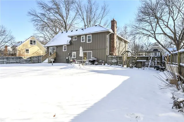 $345,000 | 2020 East Cherokee Place, Olathe, KS 66062