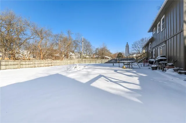 $345,000 | 2020 East Cherokee Place, Olathe, KS 66062