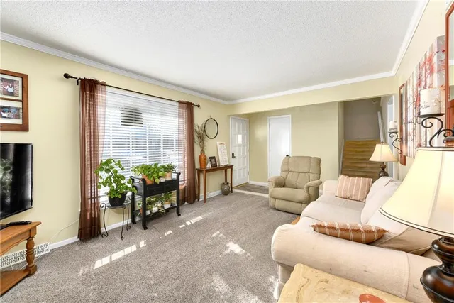 $345,000 | 2020 East Cherokee Place, Olathe, KS 66062