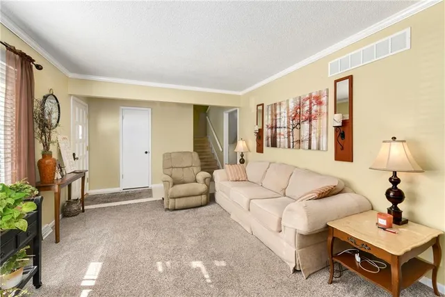 $345,000 | 2020 East Cherokee Place, Olathe, KS 66062