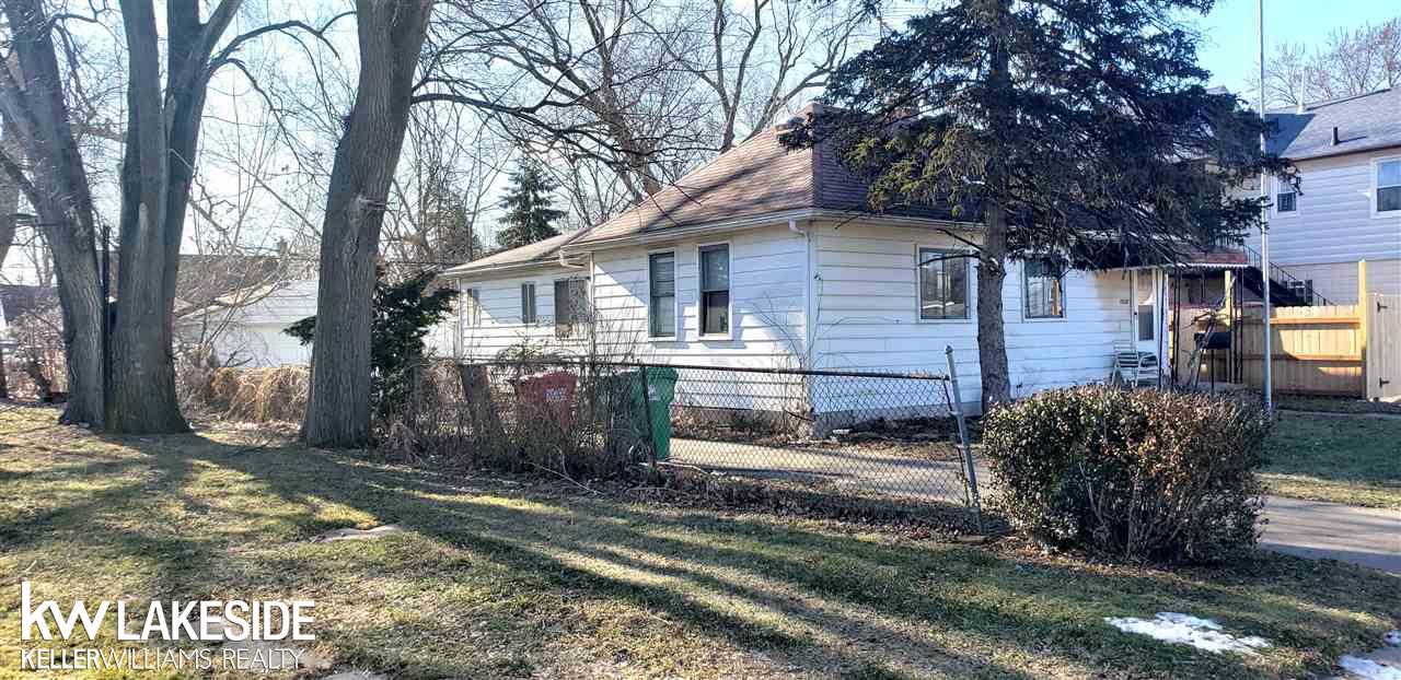 15338 Stephens Eastpointe, MI 48021 - Photo 2 of 9