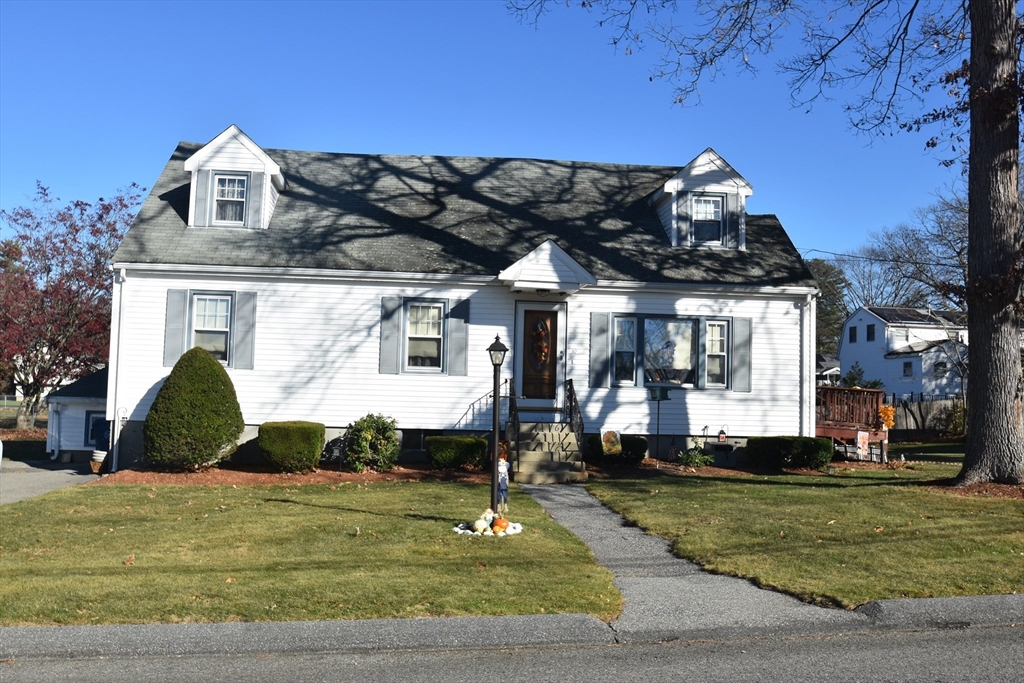 30 Ridgeway Avenue Billerica, MA 01821 - Photo 1 of 16 Gallery Image 1
