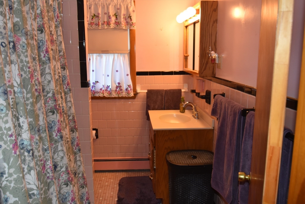 30 Ridgeway Avenue Billerica, MA 01821 - Photo 10 of 16 Gallery Image 10