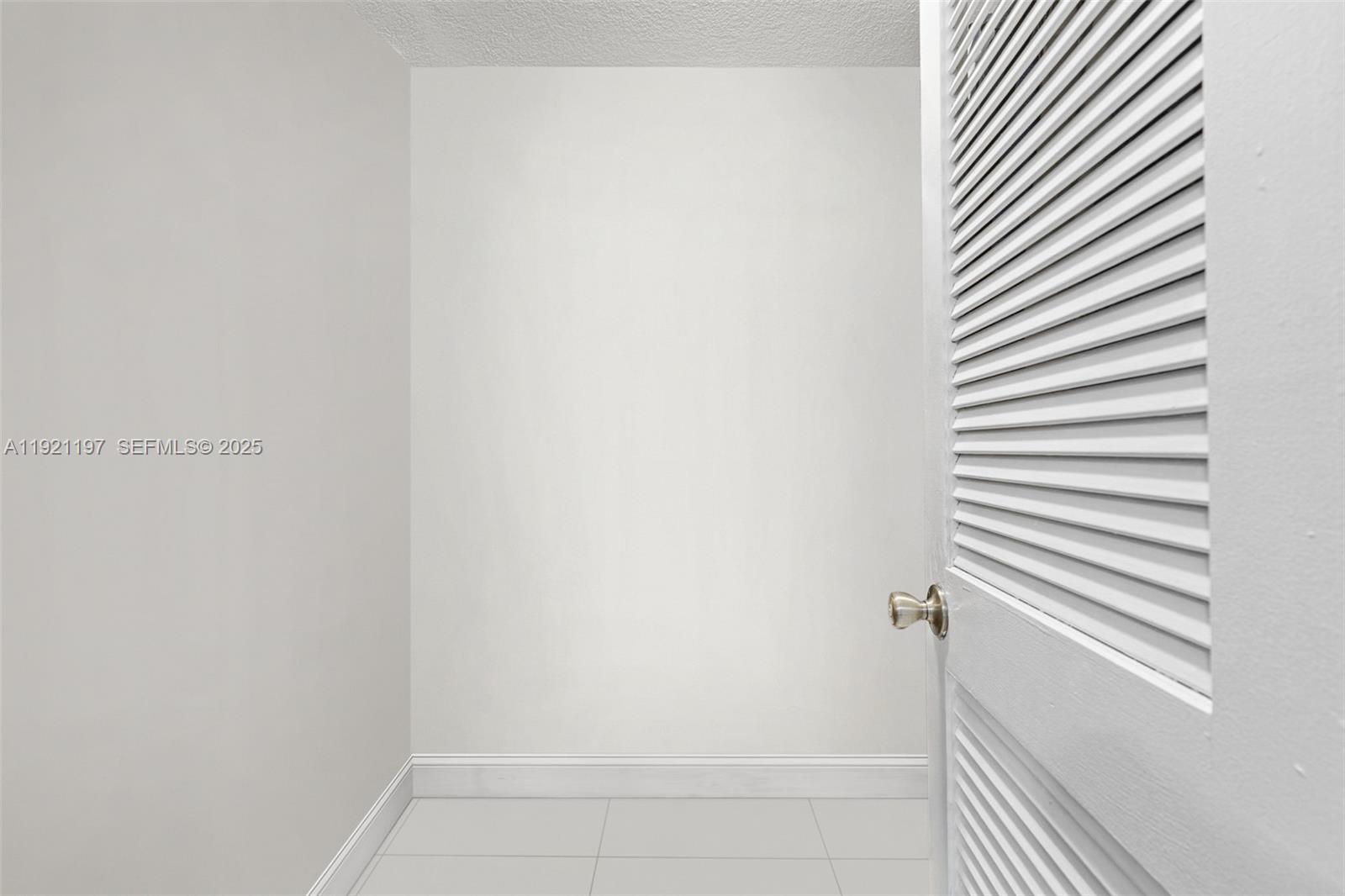 7004 Southwest 139th Place Miami, FL 33183 - Photo 31 of 54 a view of a bathroom