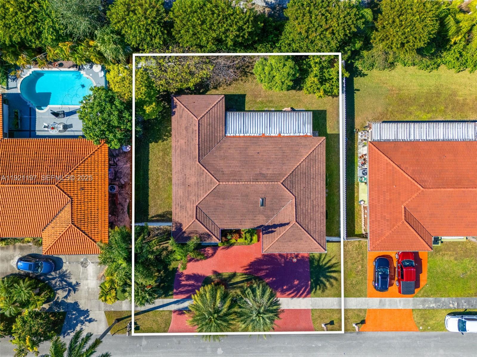 7004 Southwest 139th Place Miami, FL 33183 - Photo 48 of 54 an aerial view of house swimming pool and outdoor space
