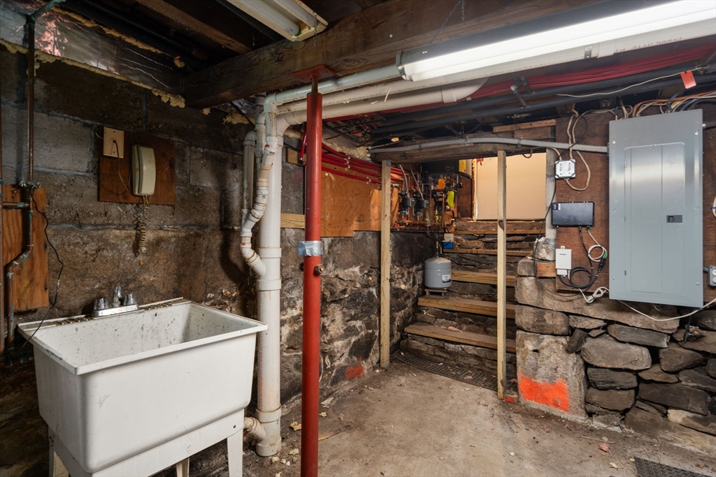 9 Providence Road Sutton, MA 01590 - Photo 30 of 37