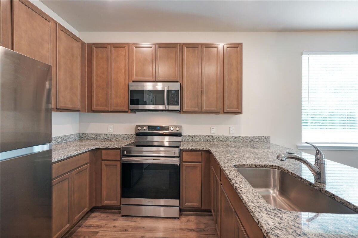 1307 Warrens Way Manning, SC 29102 - Photo 5 of 10 Appliances will convey