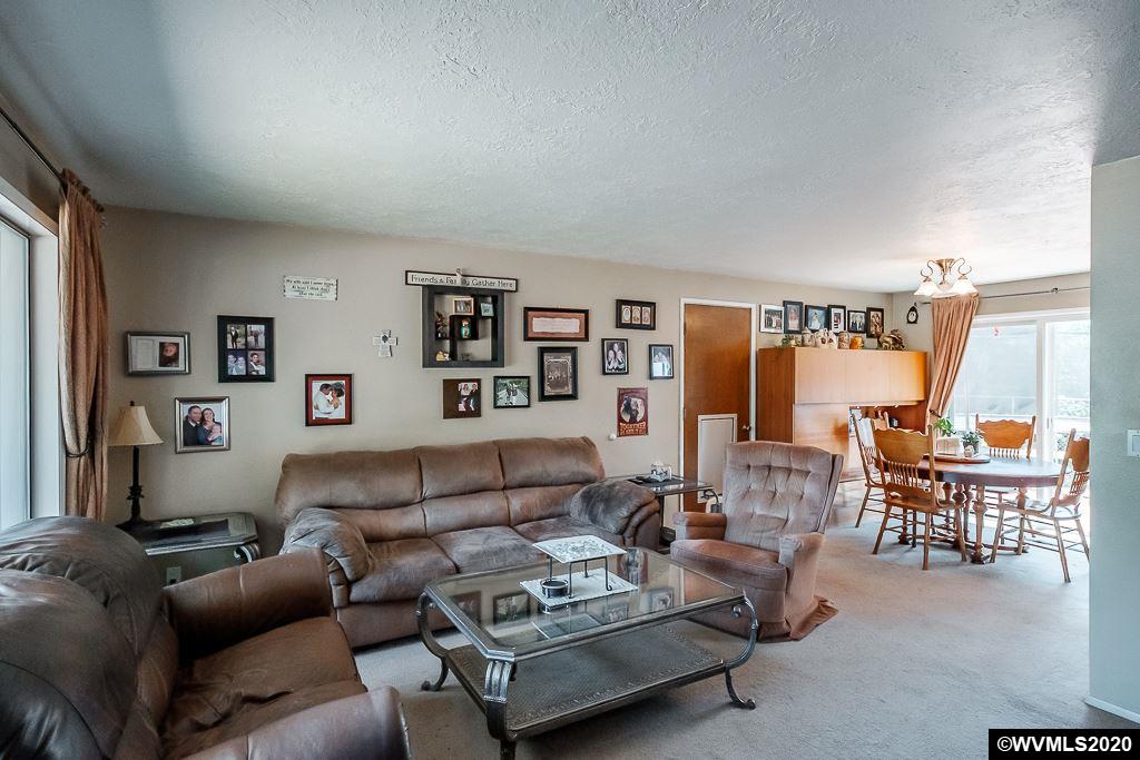 4703 Deerhorn Court Northeast Salem, OR 97305 - Photo 4 of 24