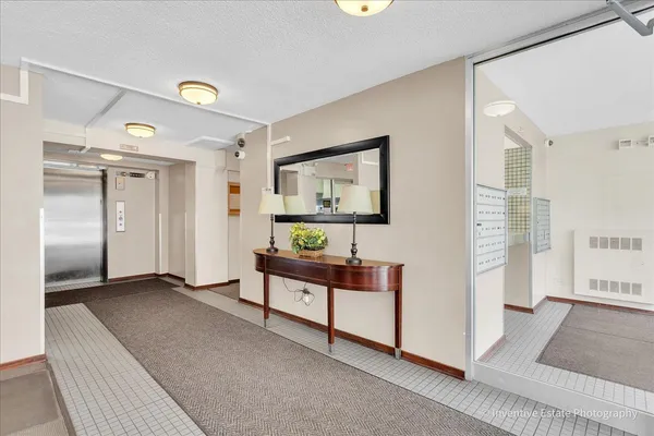 $175,000 | 201 South Maple Avenue, Unit 111, Oak Park, IL 60302