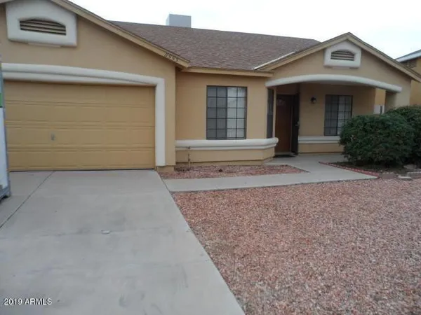 $1,895 | 8553 West Sierra Vista Drive, Glendale, AZ 85305