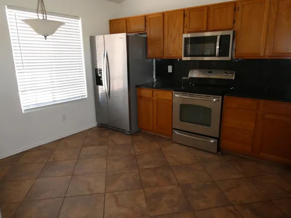 $1,895 | 8553 West Sierra Vista Drive, Glendale, AZ 85305