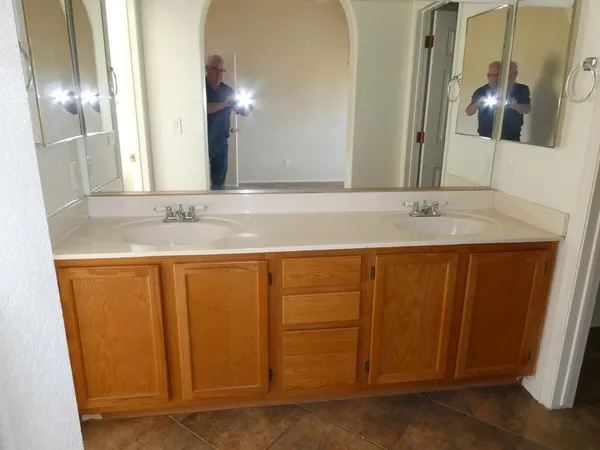 $1,895 | 8553 West Sierra Vista Drive, Glendale, AZ 85305