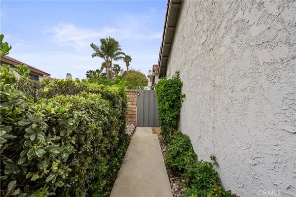 $574,999 | 28919 Sam Canyon, Canyon Country, CA 91387