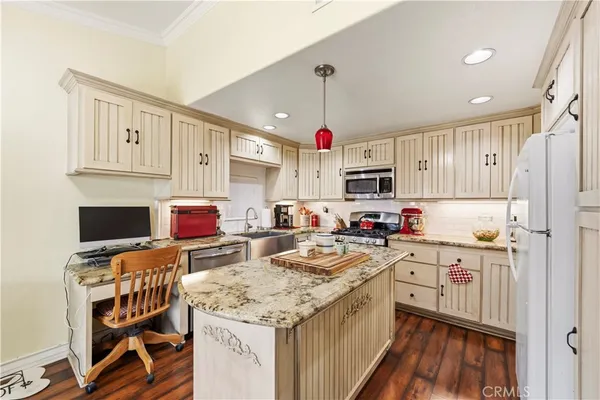 $574,999 | 28919 Sam Canyon, Canyon Country, CA 91387