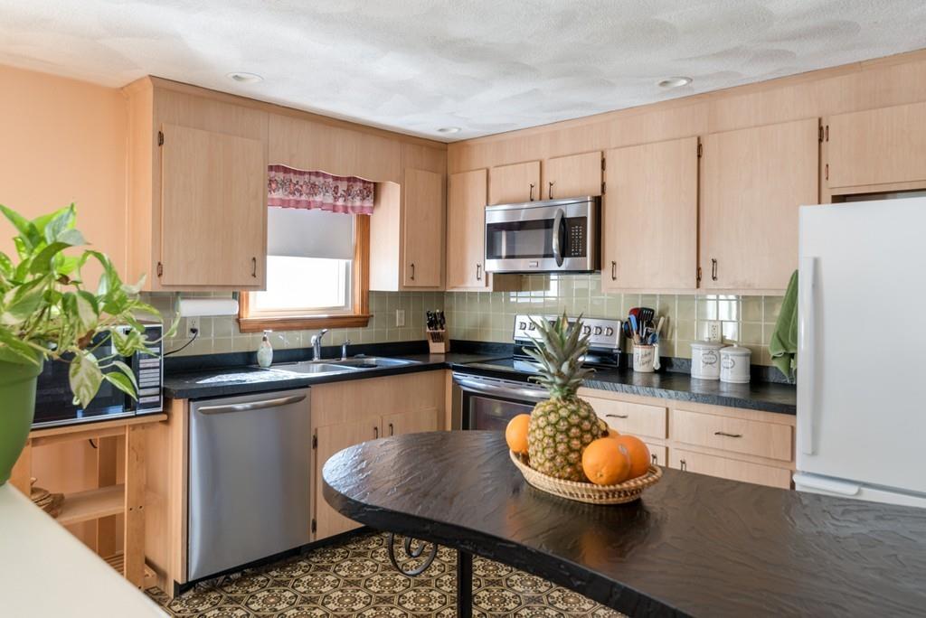 24 Chestnut Circle Hanover, MA 02339 - Photo 13 of 28