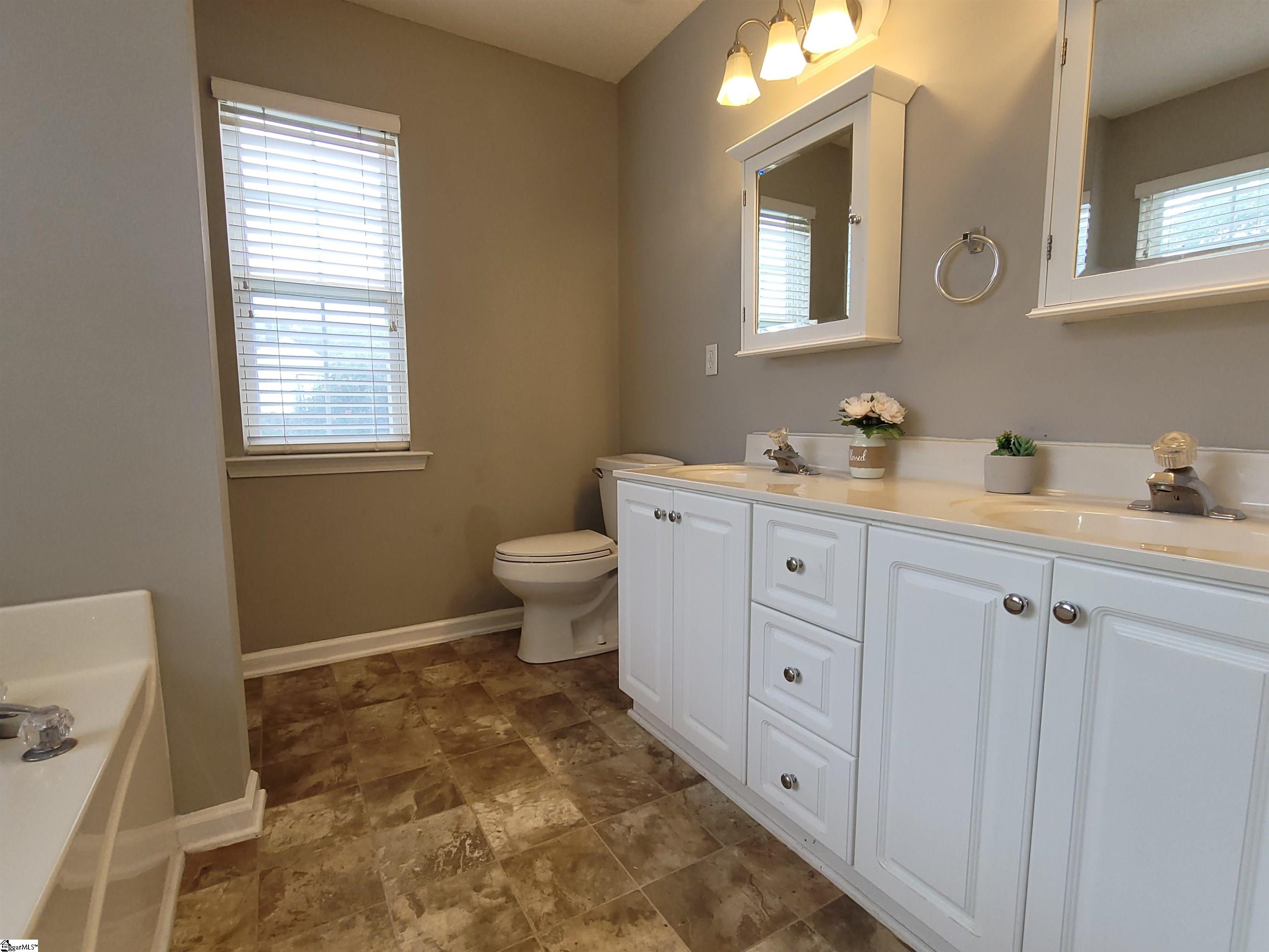 329 Canvasback Way Easley, SC 29642 - Photo 7 of 18 Gallery Image 7