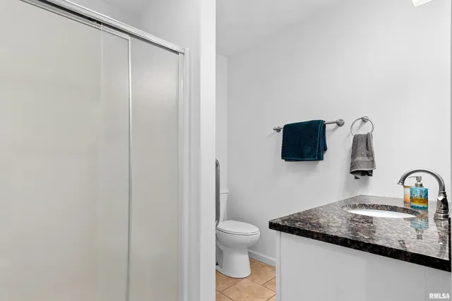 $274,900 | 161 Lakecrest Place, Dahinda, IL 61428