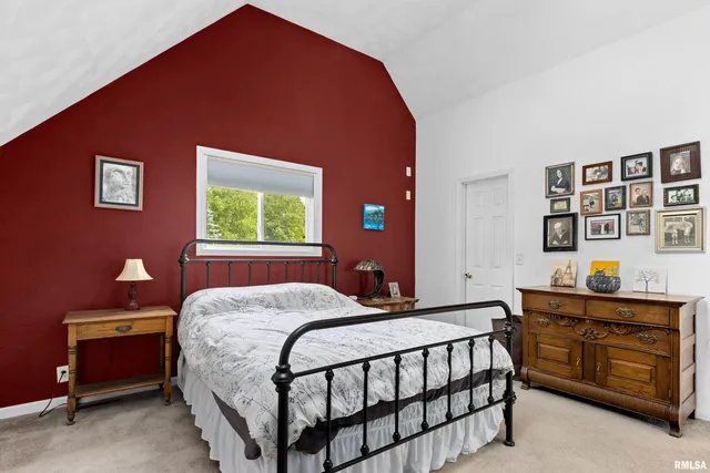 $274,900 | 161 Lakecrest Place, Dahinda, IL 61428