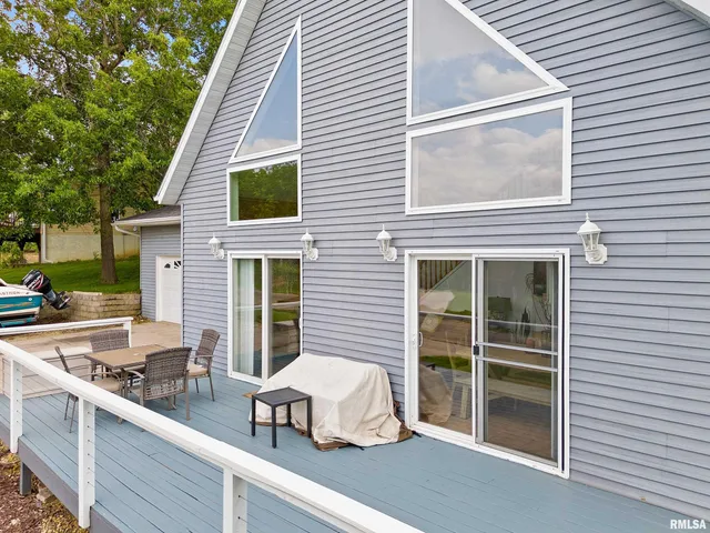 $274,900 | 161 Lakecrest Place, Dahinda, IL 61428