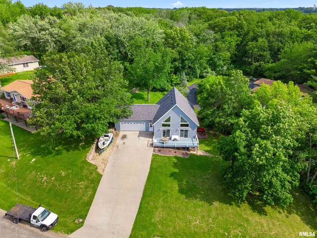 $274,900 | 161 Lakecrest Place, Dahinda, IL 61428