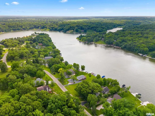 $274,900 | 161 Lakecrest Place, Dahinda, IL 61428