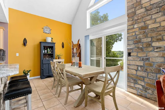 $274,900 | 161 Lakecrest Place, Dahinda, IL 61428