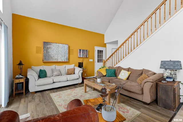 $274,900 | 161 Lakecrest Place, Dahinda, IL 61428