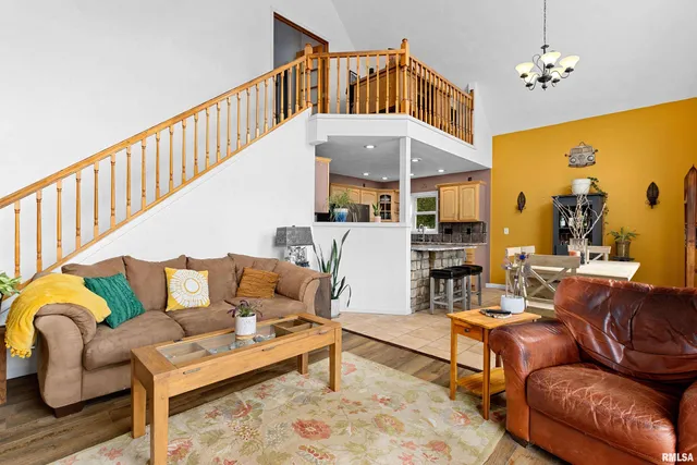 $274,900 | 161 Lakecrest Place, Dahinda, IL 61428